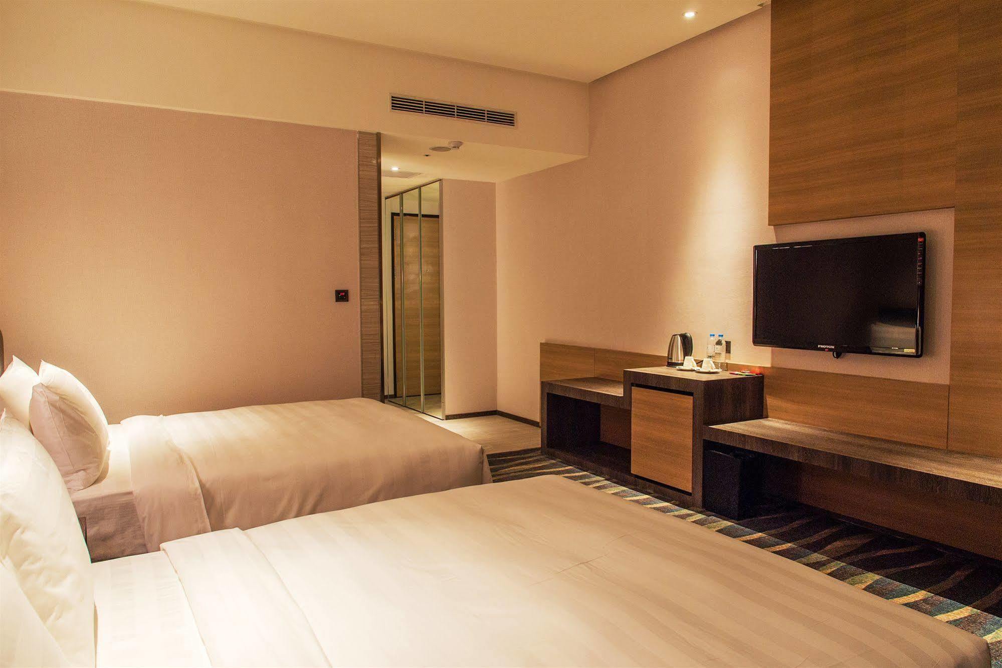 City Suites - Kaohsiung Chenai Extérieur photo